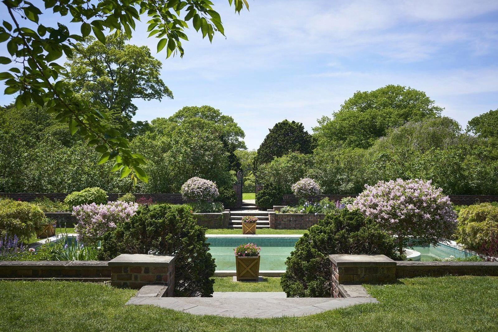 Tradition and change intertwine to create beauty at a century-old arboretum